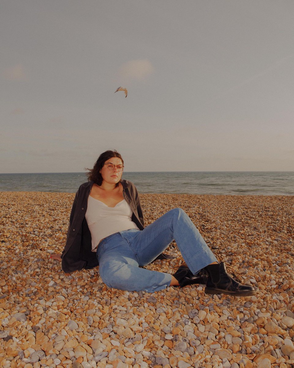 PLATFORMBradio's tweet image. ON AIR NOW: Giant Lover w/ @SashaShuttle 🍊 LIVE ‘TIL 12PM 🔊 playing her featured artist Nagasaki Dog  🔒 LOCK IN - 105.5FM - PLATFORMB.ORG.UK - DAB 🔒