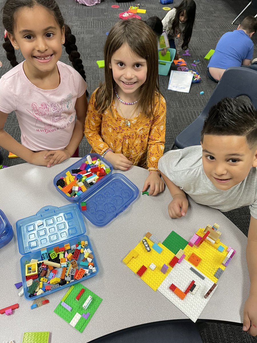 STEM_MVES's tweet photo. We had a blast creating mazes for Colby Mouse robots and hexbugs in STEM this week in kindergarten! We love coding! @MVESGainesville https://t.co/hE9EunGmQ6