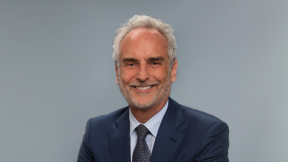 DWTLaw's tweet photo. Peter Anderson, a partner in our Los Angeles office, has again been named on @billboard's annual list of Top Music Lawyers. Congrats! https://t.co/hJ3pbYn63N