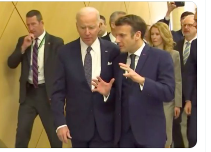 DanielBourhis's tweet image. CE QU IL Y A D INCROYABLE AVEC MACRON C EST  que dans les PIRES MOMENT  IL  ARROSE CA
Quant prendra t il conscience qu il  est un  des responsables de ce qu il se passe dans le MONDE #MacronMenteur #MacronMcKinsey  #MacronPfizer  JUSQU OU VA T IL OSER ALLER ?le pire est a venir