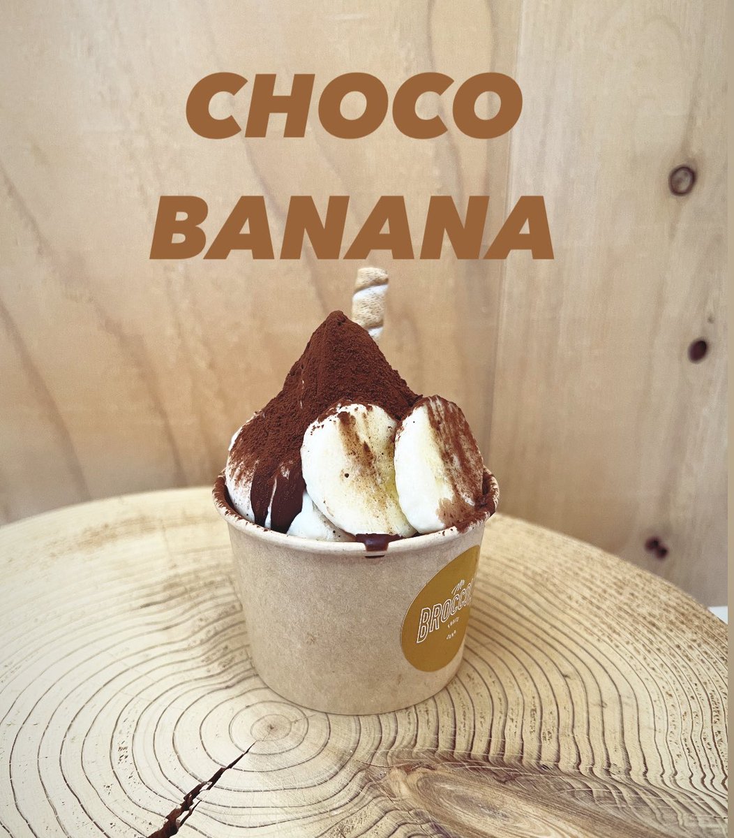 mrbroccoli_987's tweet photo. こんばんは♪
4月の限定ソフトは
【チョコバナナソフト】
です🍌
#ミスターブロッコリー　#桑名　#ソフトクリーム　#テイクアウト　#三重 #カフェ　#マリトッツォ　#フルーツサンド https://t.co/BkXGEnp1r4