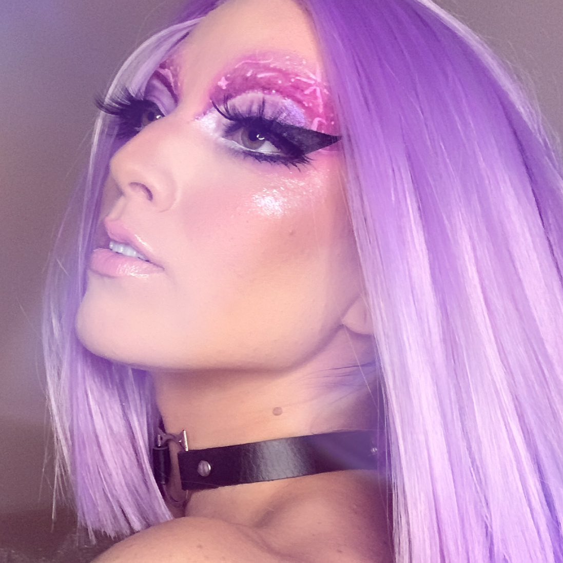 It’s giving ✨jawline✨