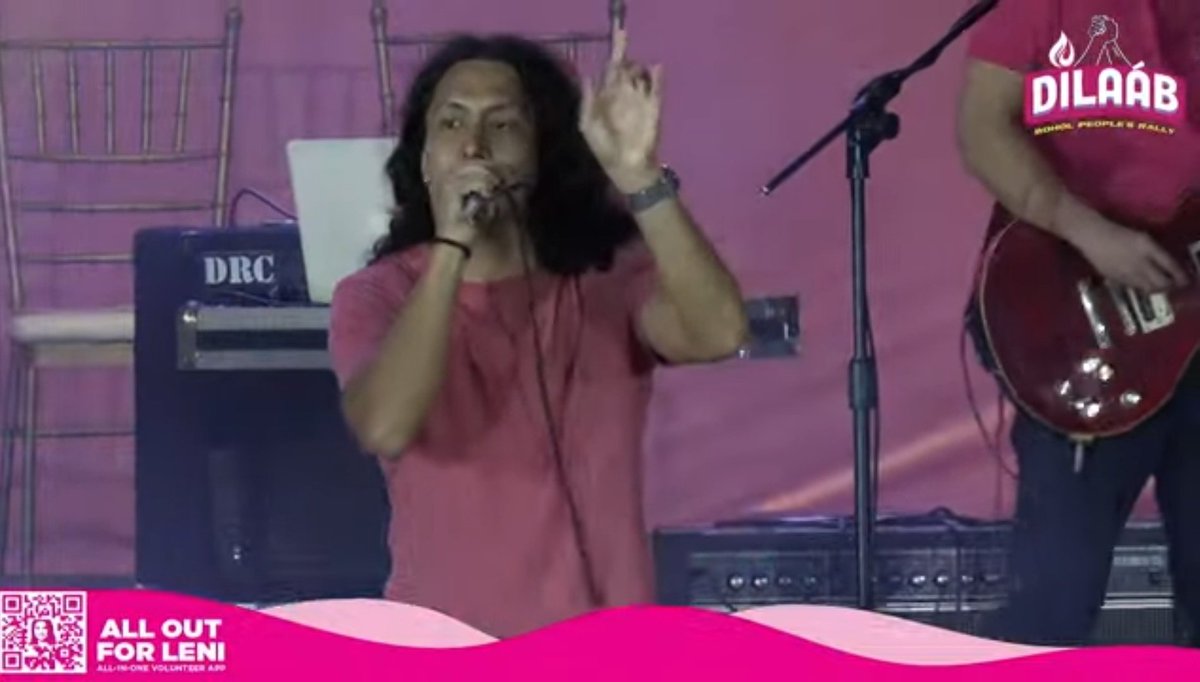 BicolanaMhe's tweet photo. Sisikat nang muli ang ating araw🇵🇭
#dictalicense 
Good to see Pochoy on stage again👏 Salamat🌸💗👏 @DictaLicensePH #BohoLeniKiko #BoholForLeniKiko #BoholIsPink https://t.co/dAVZ7V116Y