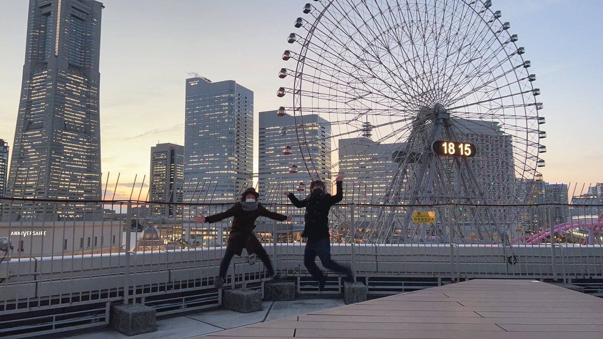 shizuma_0328's tweet photo. 横浜みなとみらいのワールドポーターズルーフトップガーデン
#iburu におじゃまして参りました♪
BBQしながら謎解きも楽しめるっ✨
そして登場するキャラクターデザインを #聖地ポーカーズ 早川剛史が担当!!
面白美味しいステキなヒトトキでした😆
よろしければ是非に✨
それにしても飛んでるな~ https://t.co/xOIKiZ0L5L
