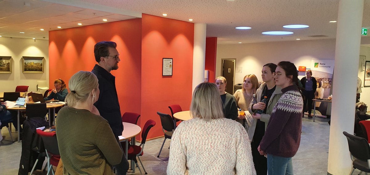Denne uka fikk Helgelandssykehuset og kommunene på Helgeland møte sykepleierstudentene ved Nord universitet. Dagen ble brukt for å informere om behovet og arbeidsmuligheter. helgelandssykehuset.no/nyheter/sammen…