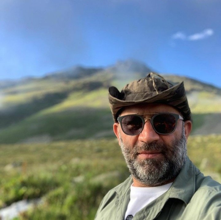 Tweetberfinn's tweet photo. Kendi başına bu günlere gelen,hiç kimsenin desteği olmadan başaran bir Şevket Çoruh bırakıyorum. #BabaSahne5Yaşında https://t.co/NT0cirKqt5