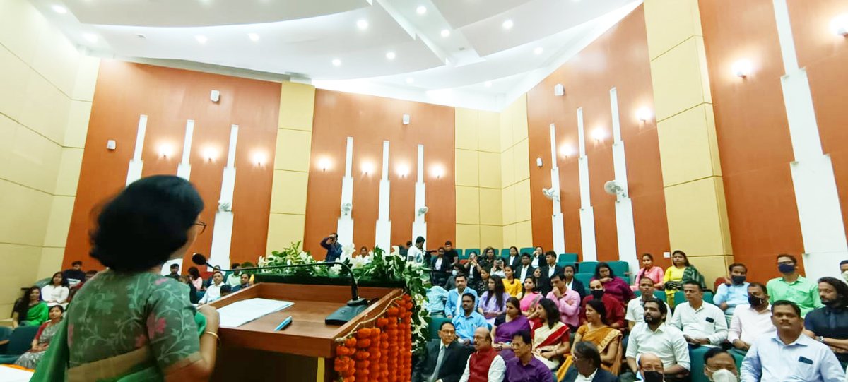 bgubbsr's tweet photo. 𝗕𝗜𝗥𝗟𝗔 𝗚𝗟𝗢𝗕𝗔𝗟 𝗨𝗡𝗜𝗩𝗘𝗥𝗦𝗜𝗧𝗬 𝗖𝗘𝗟𝗘𝗕𝗥𝗔𝗧𝗘𝗦 𝗜𝗧𝗦 𝟲𝗧𝗛 𝗙𝗢𝗨𝗡𝗗𝗔𝗧𝗜𝗢𝗡 𝗗𝗔𝗬
#FoundationDay #BGUFoundationDay #6thFoundationDay https://t.co/YHUTw9uje8