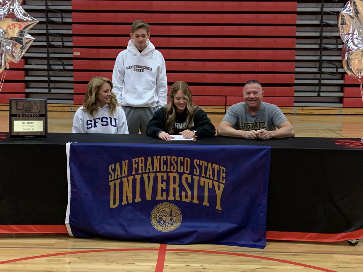 EHS_Activity's tweet photo. 🚨Signing Day for Cam Cramer 🚨 

🎈Congratulations from Elkhorn High School Staff, Coaches, &amp; Students!! 

📌 Letter of Intent ✍️to attend San Fransisco State University 🥎

🏫 Majoring in Business Administration, emphasis in Marketing https://t.co/OA1PNyBKCE