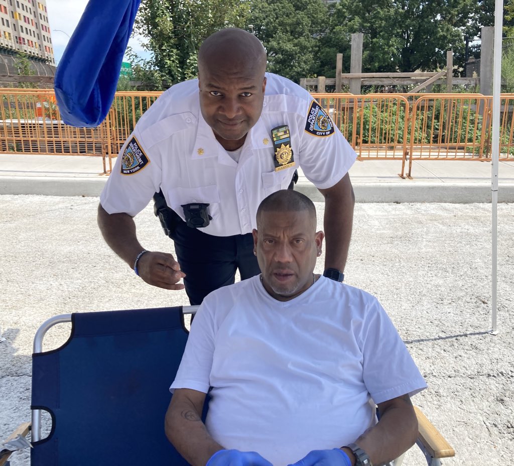 NYPD43Pct's tweet photo. 🙏🏾 Saddened by the sudden passing of beloved community member and artist Alfredo #FXCrew. Rest In Peace knowing your artwork will forever be loved and admired, including your piece for our Sergeant Tuozzolo. https://t.co/XzBteChCjc