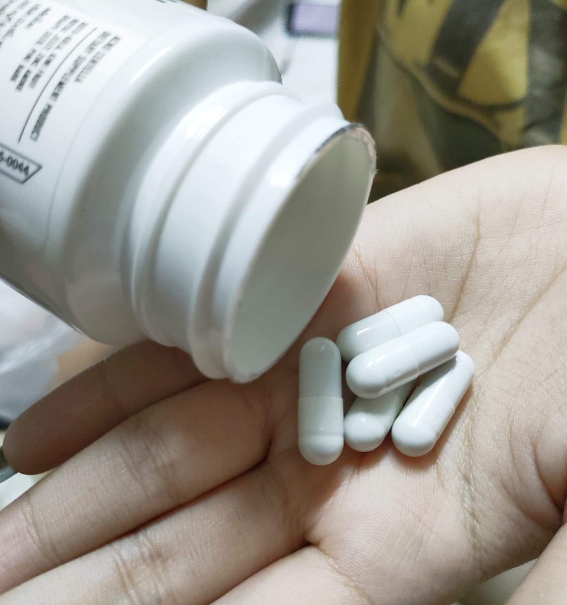 namfon180458's tweet image. ยุคนี้ทาอย่างเดียวไม่ได้แล้ว เราต้องกินบำรุงรักษาจากข้างในด้วยนะ เจออาหารเสริม Gravich มันเริศ กินง่ายแถมลดสิวได้ดีอีกด้วย กินแค่วันล่ะ 1 เม็ดเท่านั้นเอง  ไปตามมากินกันนะ ดีจริง #GravichAcno #จบปัญหาสิวในขวดเดียว #ของดีบอกต่อ