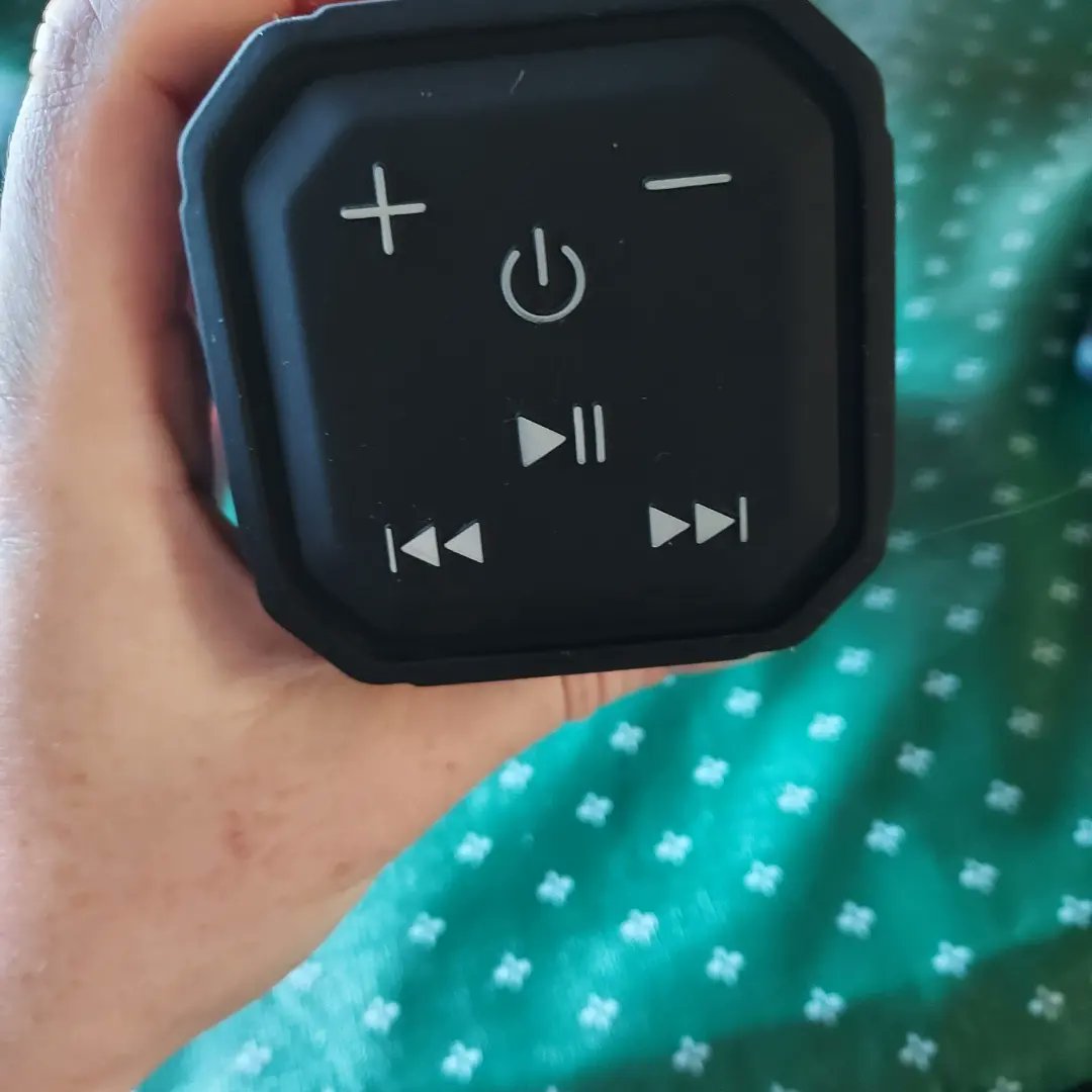 toler_amy's tweet photo. https://t.co/6NhJRqoZbC

This speaker is nice! Kinda heavy but looks durable. Can put an SD card in it as well. We use Bluetooth speakers outside a lot. It's loud, easy to connect and waterproof! Can't wait to use it soon! I tested it out to Dio and it was nice and loud! https://t.co/XOilXJNgiq