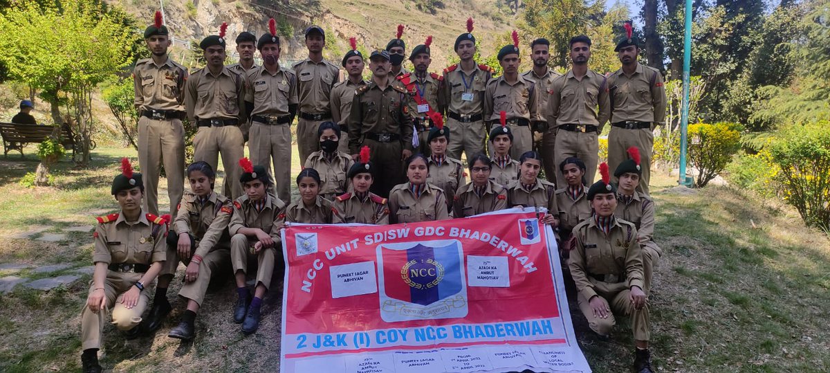 prithvi_prof's tweet photo. #PuneetSagarAbhiyaan
#CleanlinessOfRiverNiru
SD&amp;SW NCC unit Govt Degree College Bhaderwah,2JK (I)coy NCC Bhaderwah JK &amp;L Dte  started five days progm under Puneet Sagar Abhiyaan .
@RanjanMahajan6
@DteJKL https://t.co/NhHumAKE7Q