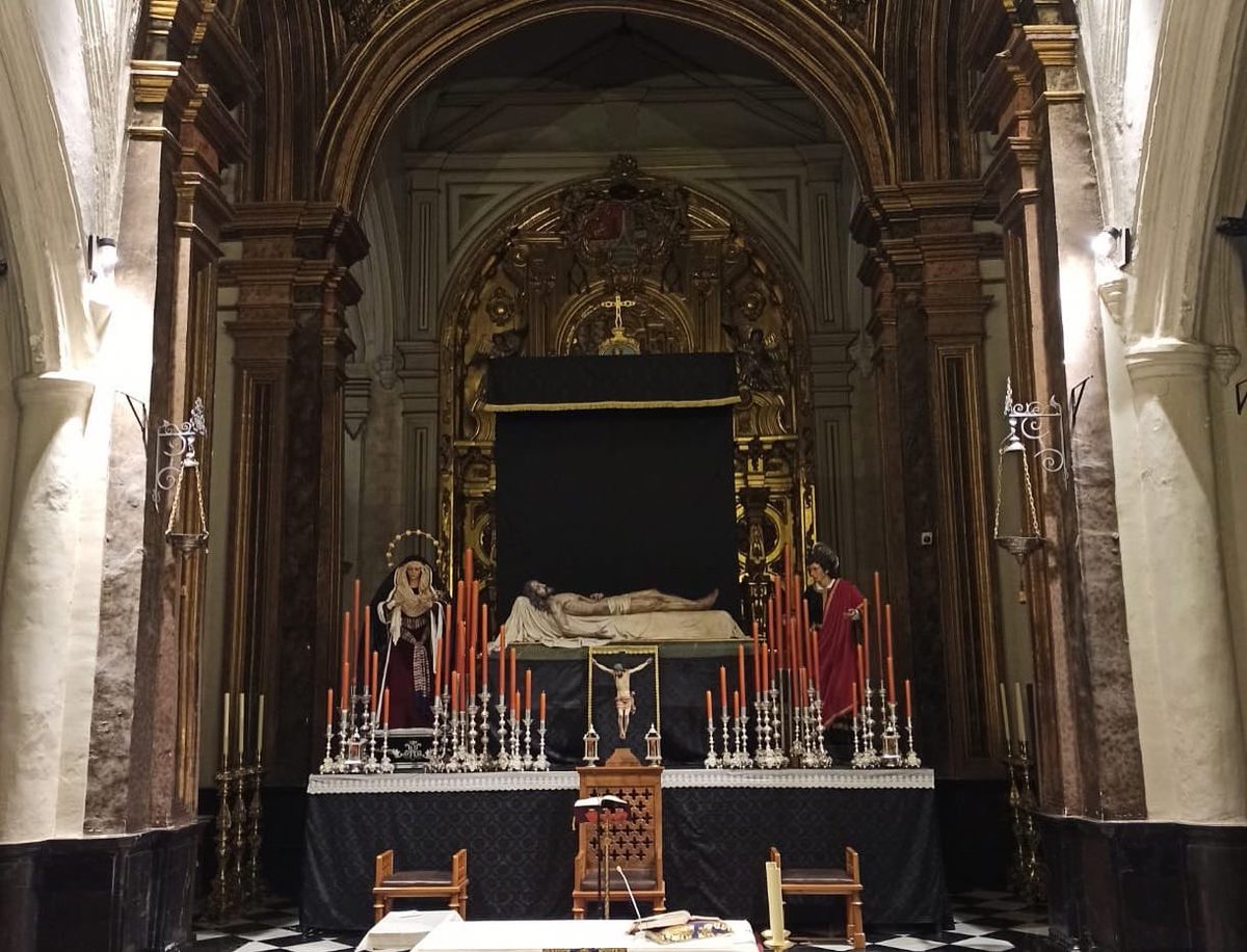 ⚫️ ALTAR DE TRIDUO ⚫️

Así se presentan nuestros titulares, a falta del adorno floral, para el Triduo Cuaresmal que se celebrará los días 1, 2 y 3 de abril. Esperamos a todos los cofrades y devotos esta tarde en la Basílica Menor de San Ildefonso a las 20 horas.

📸 <a href="/Saxojaen/">Valentín Molina</a>