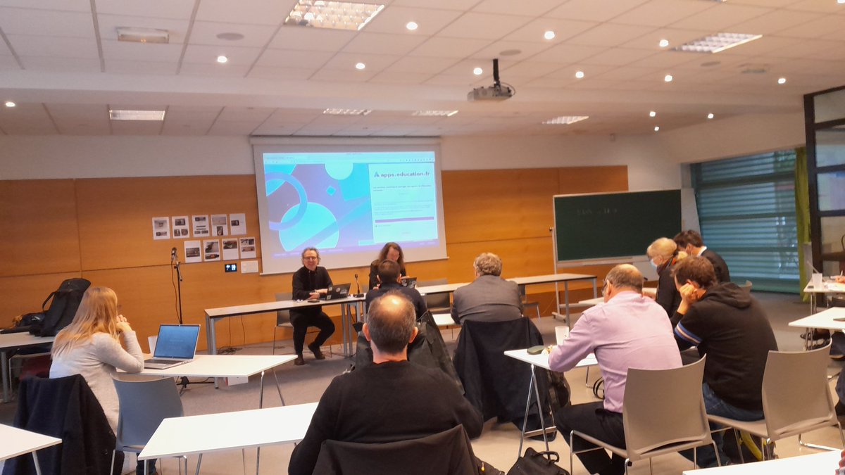 SergeP971's tweet photo. Ateliers de l'après-midi à la #JDLE de la @DANE_acLyon
➡️Nouveautés sur le déploiement national des @appsedufr 
➡️Le libre pour 120 établissements du réseau @mlfmonde par @ERougeux 
➡️Le lycée Carnot de Lille 100% libre avec @RaspberryPiFR et @linuxmint 

Passionnant ! https://t.co/62xtOrqX7g
