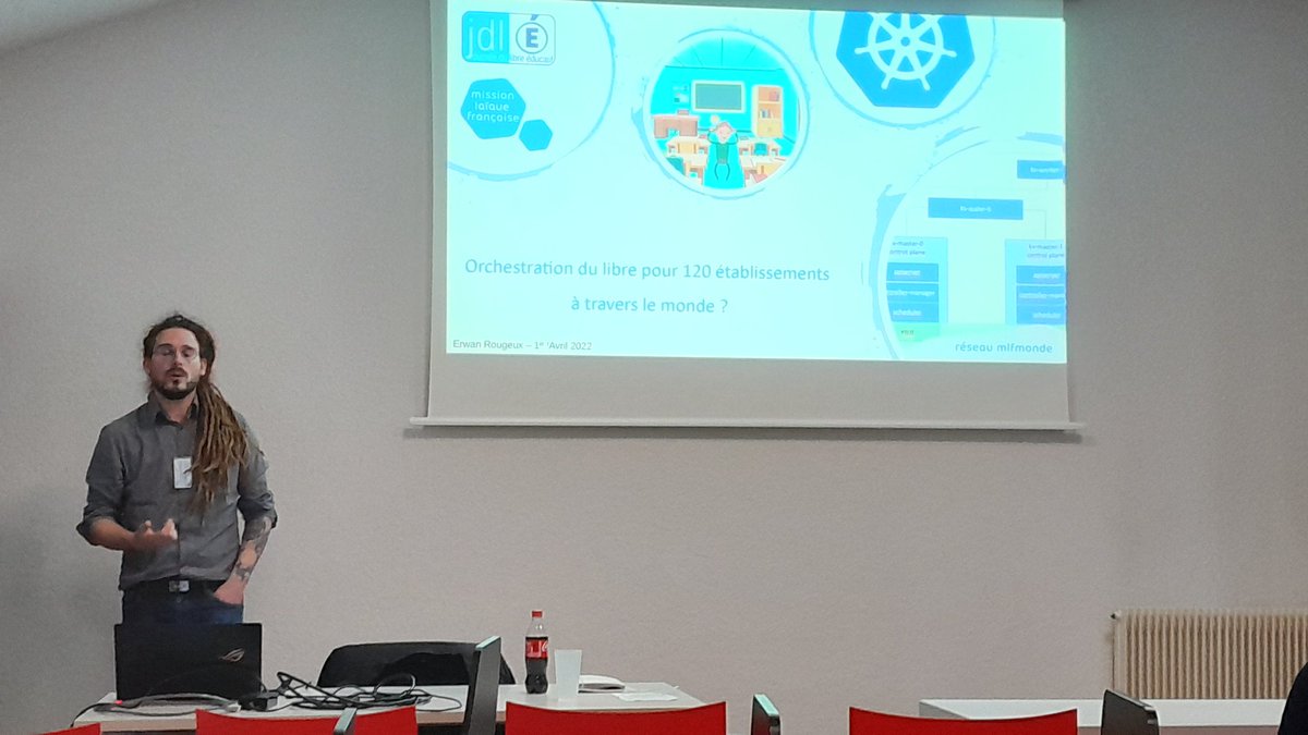 SergeP971's tweet photo. Ateliers de l'après-midi à la #JDLE de la @DANE_acLyon
➡️Nouveautés sur le déploiement national des @appsedufr 
➡️Le libre pour 120 établissements du réseau @mlfmonde par @ERougeux 
➡️Le lycée Carnot de Lille 100% libre avec @RaspberryPiFR et @linuxmint 

Passionnant ! https://t.co/62xtOrqX7g