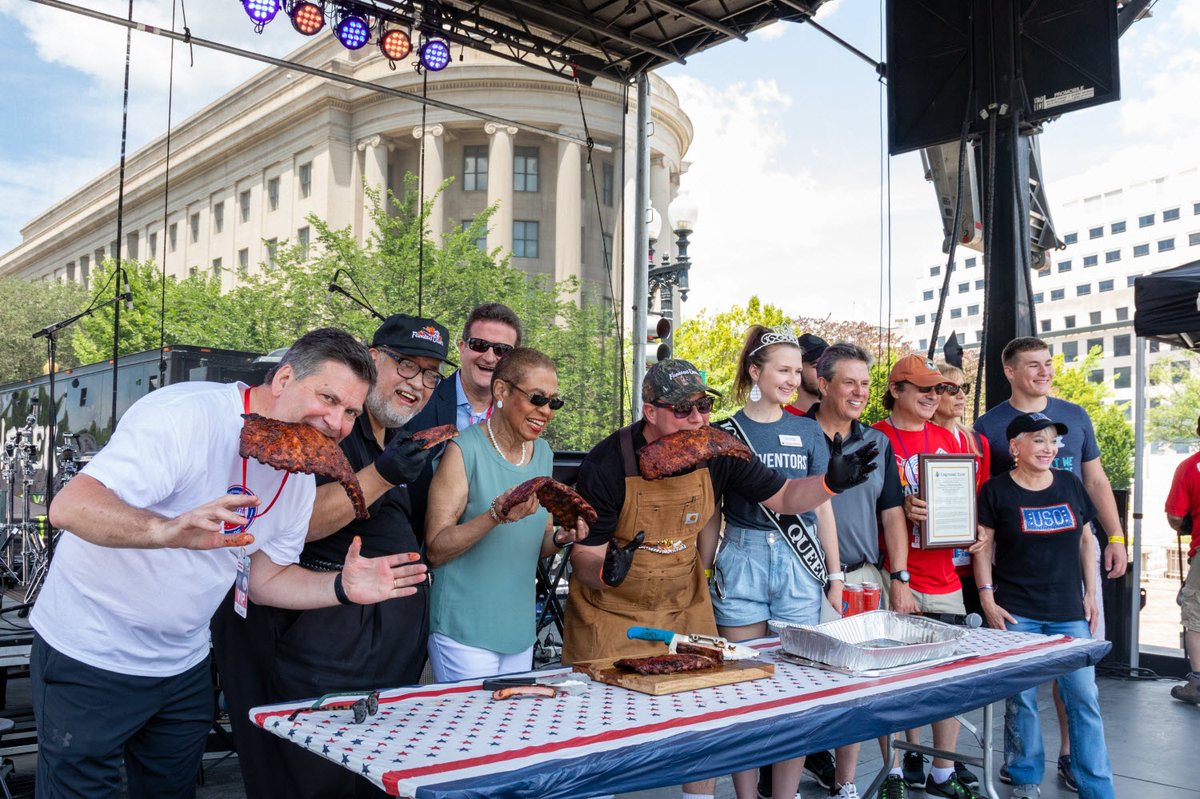 BBQinDC's tweet photo. Check out the official “Rib Cutting” opening ceremony June 25 at the 30th Annual Giant National BBQ Food &amp; Music Festival on historic Pennsylvania Avenue in DC. For tickets, music lineup, and more info, visit https://t.co/bcQeXaBOqv. https://t.co/lm9HsXSLDk