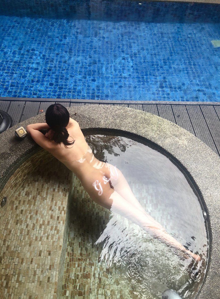 放假的節奏
悠遊自在，怡然自得
在這你和我和他之間
有沒有同樣一種激情
在蔓延....🌱🌱🌷🌷
#夫妻情侶聯誼 #NTR #單男
#夫妻 #情侶 #同房交換 https://t.co/61tCobhE25