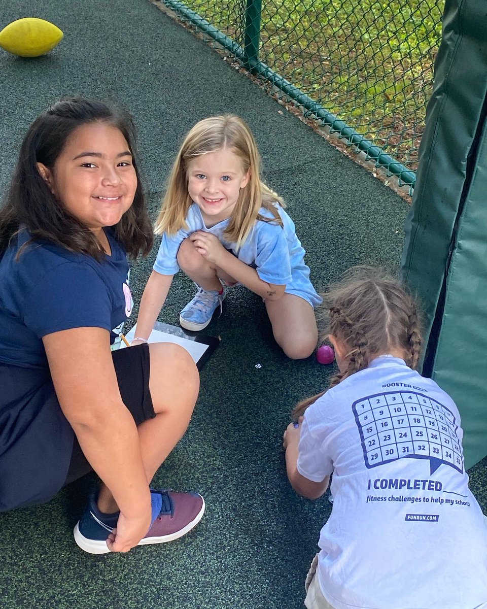 Kinderpals did an egg hunt for sight words with kindergarten students! Students hunted for eggs and wrote down sight words they have been studying all year.