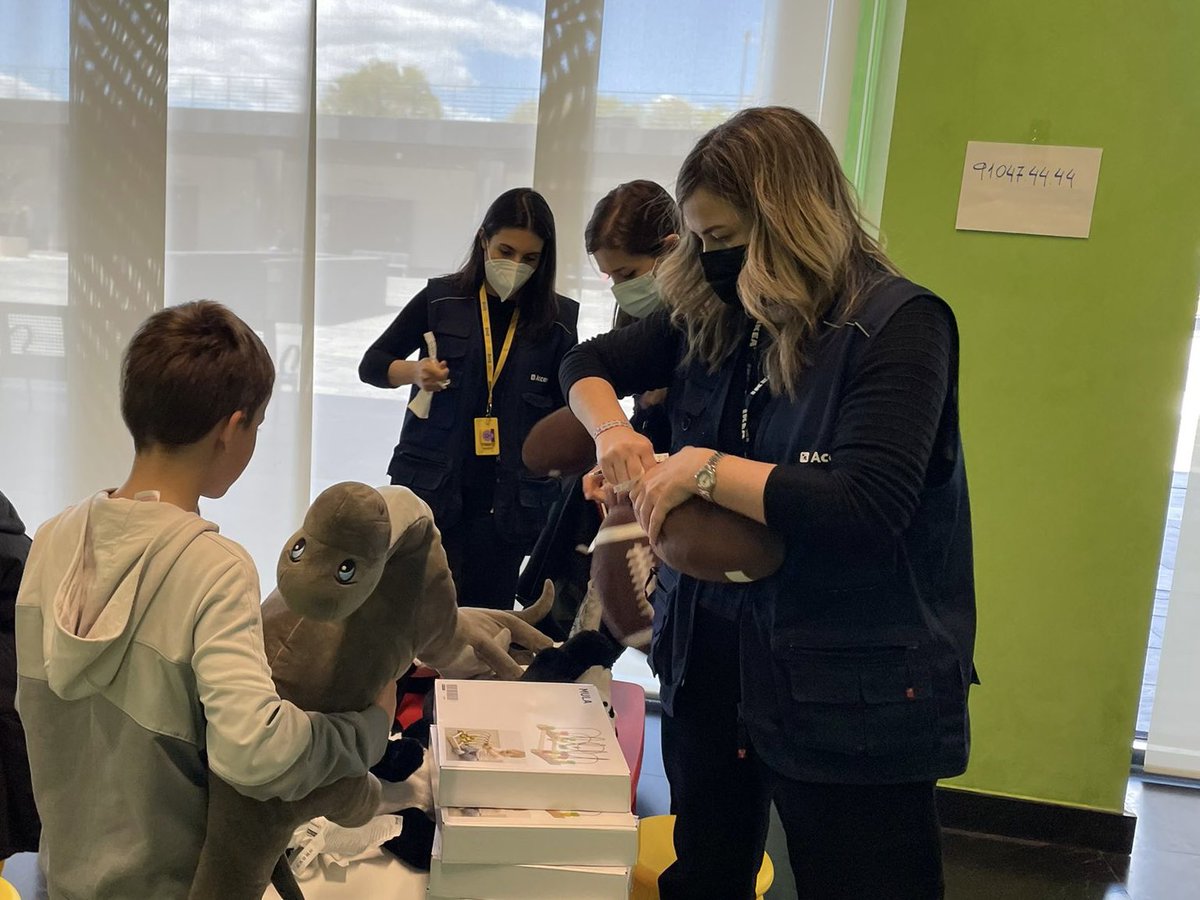 Accem_ong's tweet photo. ¡La ludoteca ya ha entrado en funcionamiento! 👦👧🧒 Los primeros niños y niñas ya han podido hacer uso de este nuevo espacio dedicado sus juegos y su esparcimiento 🧸🪀🏀🤸#EmergenciaUcrania #ConLxsRefugiadxs
@IKEASpain @inclusiongob https://t.co/eq9lfkOg3M