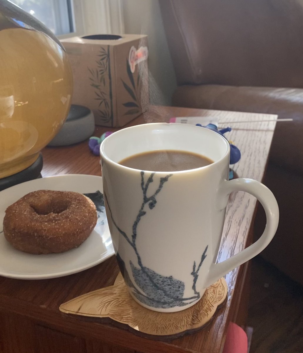 Sabrina_Dvis's tweet photo. MORNING🙄
   #Friday #Cafe #Breakfast https://t.co/qBalkT7Ard