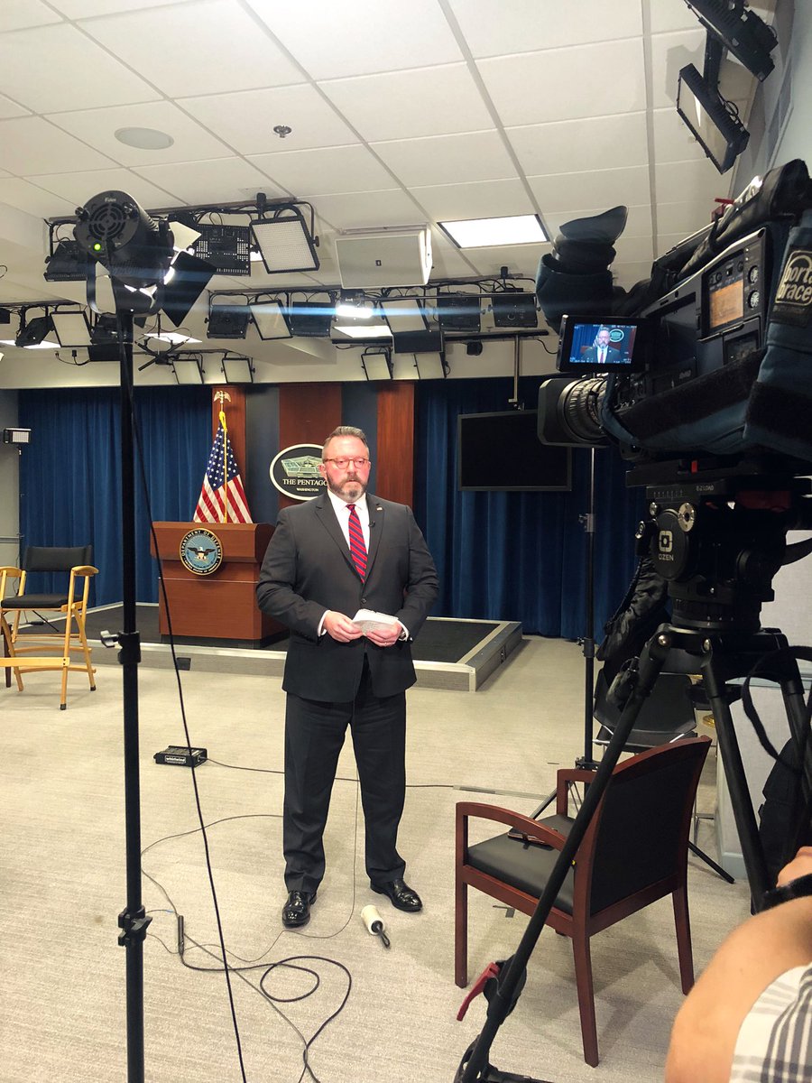 EvynMoon's tweet photo. My first morning in the Pentagon briefing room! So lucky to speak with @TBreasseale! https://t.co/4jNh64cPP6