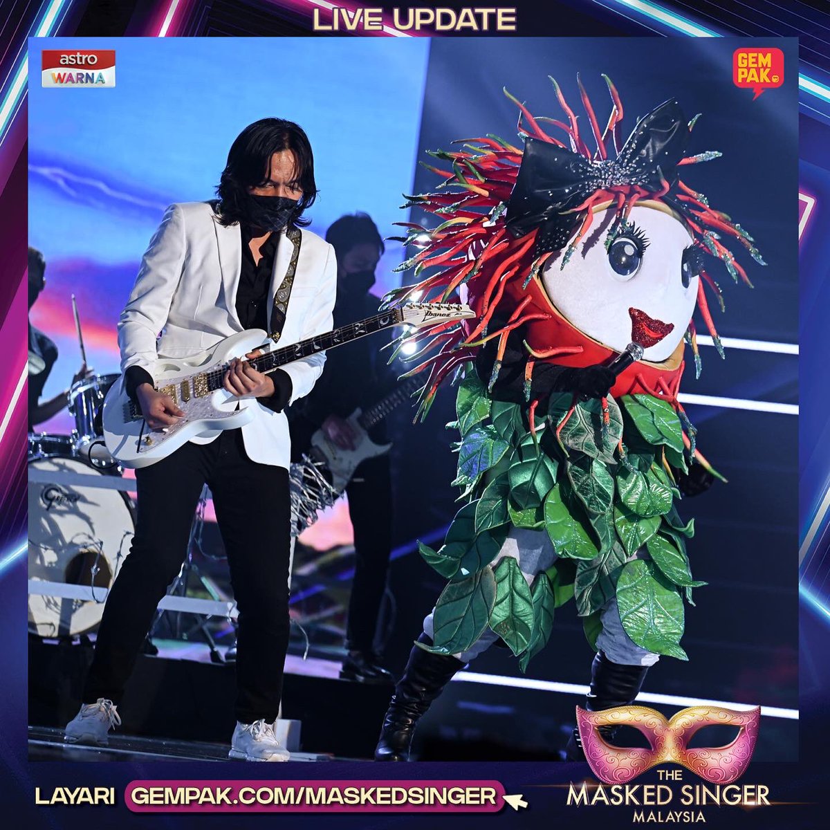 Astro_Gempak's tweet photo. #GempakLive: Ok gais korang lock siapa untuk Rambutan ni? 🤔💖💖💖
Tonton video menarik persembahan di https://t.co/UFsYmMEXGT sekarang!
.
#TheMaskedSingerMalaysia
#SiapaDiSebalikTopeng
#TheMaskedSingerMY2
#TMSM2
#TMSM
#SelongkarKasiBongkar https://t.co/TcQHN4EOr8