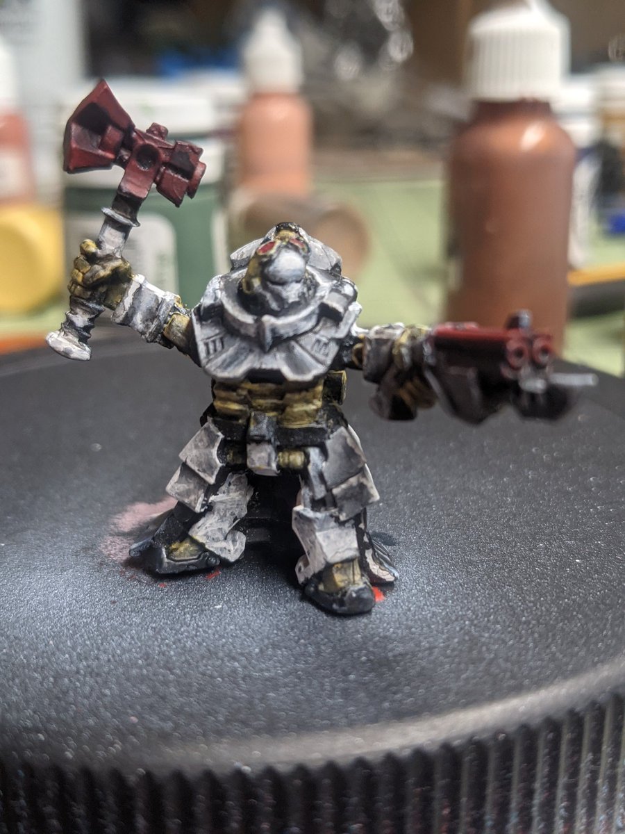 Philb81359863's tweet photo. Day 16 
Some super last minute stuff to finish up #pointaday #metalmarch 
I'm pretty happy with doing all the reds in an hour #hobbystreak https://t.co/vQF0oJZlFH