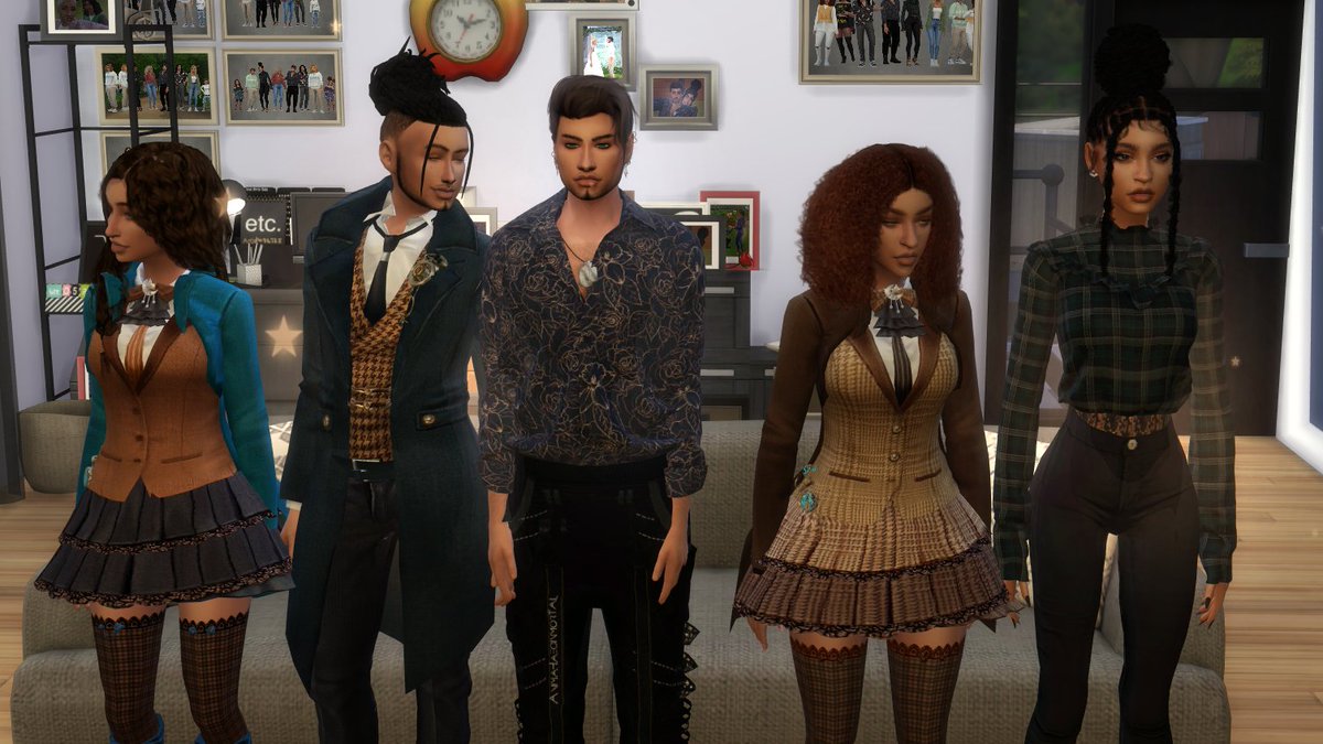 mamazanobia's tweet photo. LEGACY Family Update🌳🌳🌱

Terrance &amp; Leah {Heir 2} with their children
🌟Naomi, Malcolm &amp; Nicole🌟
{Most of them are spellcasters}

#ShowUsYourSims #TheSims4 #Sims4 

https://t.co/fAVXBsKYyv https://t.co/aR1lOUKC0b