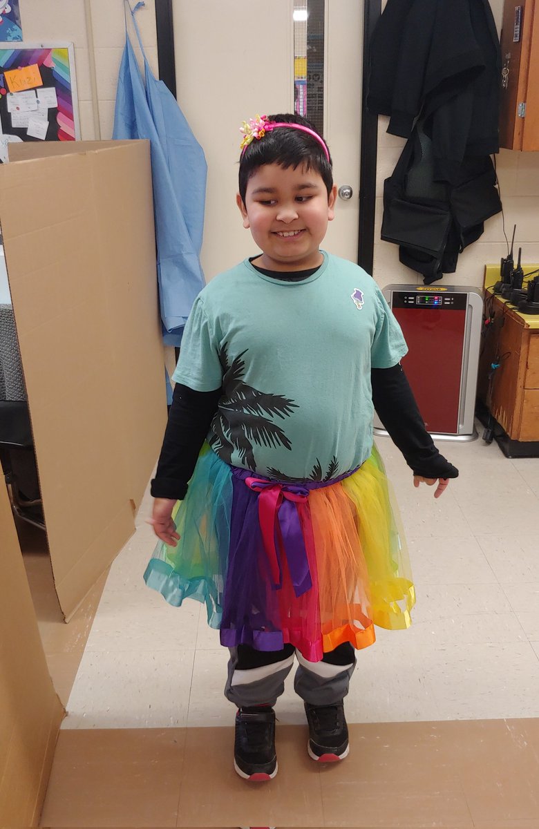 Raquel Pyke (@raquel_pyke) on Twitter photo While we wear blue (or red) for Autism Awareness Day tomorrow, remember that autism is a spectrum and diverse with each individual 🌈💙❤️ #AutismAwareness #AutismAcceptance <a href="/Glade_Gators/">ForestGladeGators</a> <a href="/MsAwender/">Ms Awender</a> <a href="/gecdsbpro/">GECDSB PR</a> While we wear blue (or red) for Autism Awareness Day tomorrow, remember that autism is a spectrum and diverse with each individual 🌈💙❤️ #AutismAwareness #AutismAcceptance <a href="/Glade_Gators/">ForestGladeGators</a> <a href="/MsAwender/">Ms Awender</a> <a href="/gecdsbpro/">GECDSB PR</a>