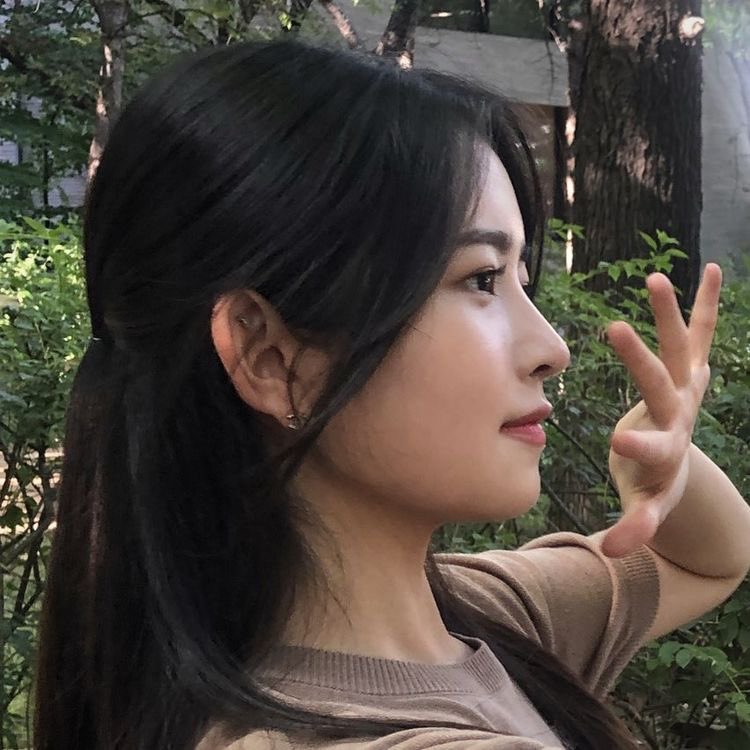 _eushin's tweet photo. My sunny days, my cold winters, my falling autumns, my rainy nights, my soulmate. Thank you for loving me, thank you for choosing me out of everyone in the world, te amo. @eu_vein https://t.co/PLYr4ACk4V