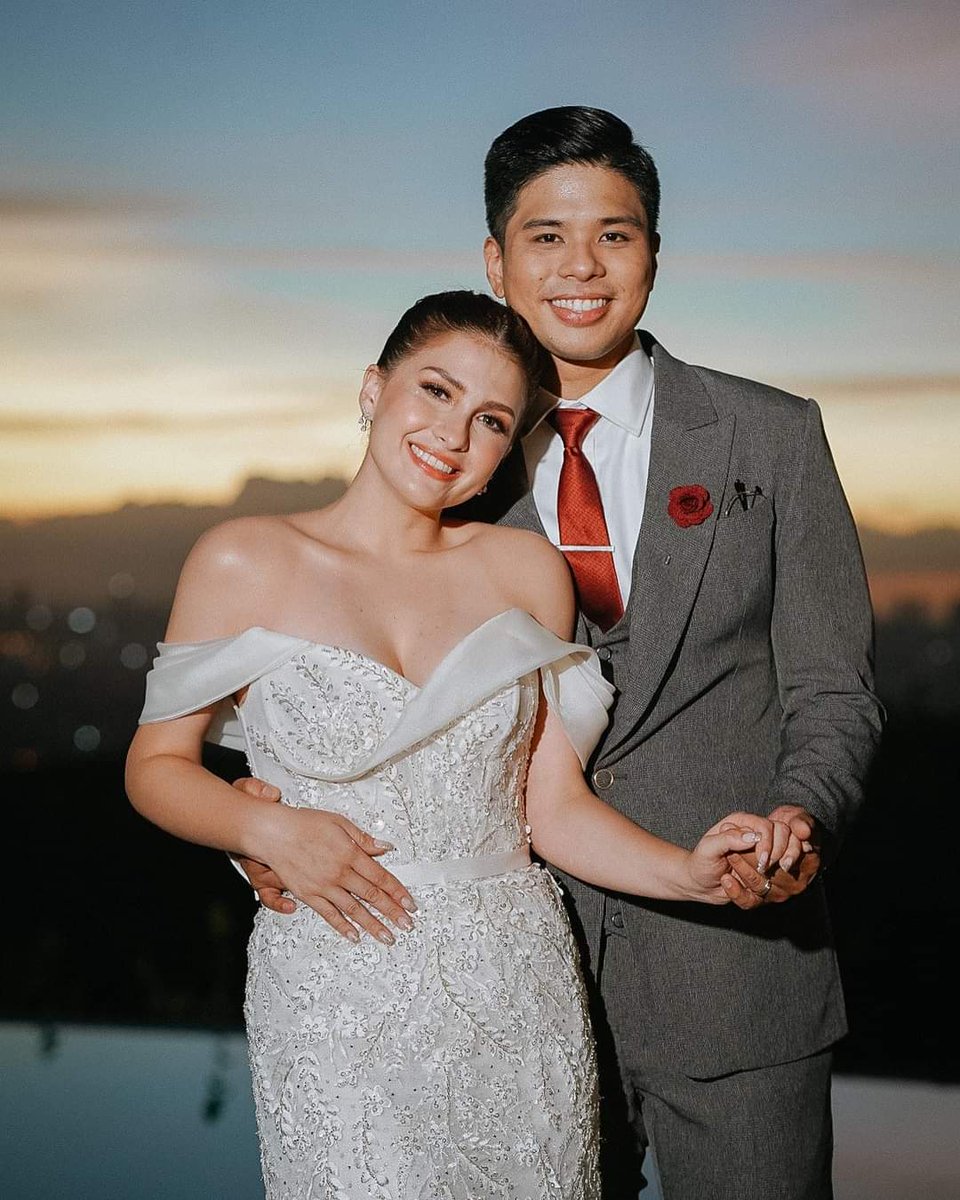 stanSamCon's tweet photo. May hari na ang aming reyna ❤️❤️❤️ the 1/2 of our dearest #SamPy, congratulations looooove! ❤️ @tippydossantos8 https://t.co/Azr8tdLlfJ