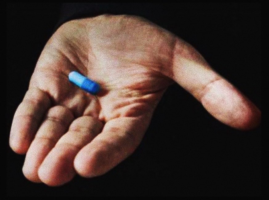 BussinWTB's tweet photo. Like for Red Pill
RT for Blue Pill https://t.co/49AKqw5ES3