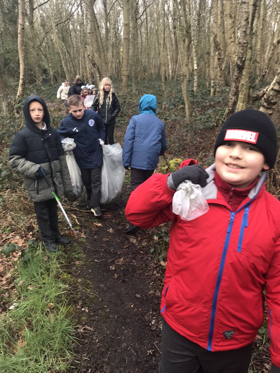 MrS_OLOS's tweet photo. Friday started with a wonderful walk through Shaw Wood with the Eco-councillors as part of our effort to help clean up our local environment!!! The children were fab on the walk and there were some eagle eyes, which helped spot lots of litter to be picked ♻️ https://t.co/jI8NDWIN5E