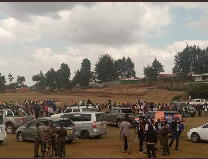 DaesakThe's tweet photo. Raila Odinga currently at Iten, Elgeyo Marakwet county. He's being hosted by Governor Tolgos and the residents. 
#riftyvalley
Jubilee https://t.co/uOSBICvW5M