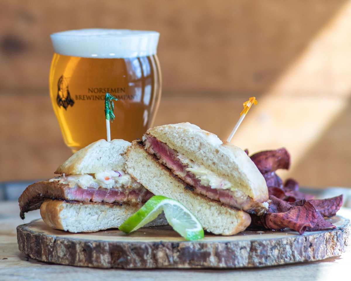 norsemenbrewing's tweet image. 🐟🥪First Friday Special🥪🐟
Seared Ahi Tuna Sandwich
A chili-lime marinated seared Ahi Tuna steak topped with our zesty coleslaw on our house-made bun with a side of beet chips. This is a very limited item, available while supplies last!
#ahituna #beetchips #norsemanbrewingco