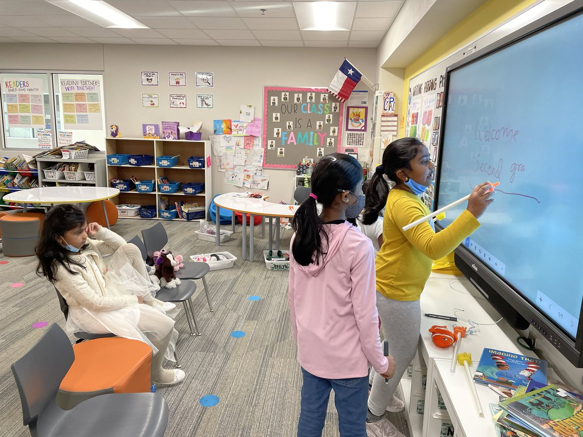 MrsCollier_CRE's tweet photo. Today, we began our day with Hobby Groups! These friends chose a Dramatic Play group, and I loved seeing them imagine and create all kinds of scenarios. Here we have the Titanic, a weather reporter, a veterinarian office, and a pretend classroom! #crecoyotes https://t.co/E4BpZASprl