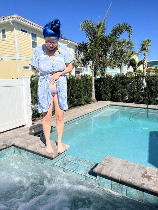 Good morning🦋 💙 https://t.co/OT3rahEijw https://t.co/1hh6O8brdI<a href="/tag/mvsales"class="tags"><span>#mvsales</span></a>