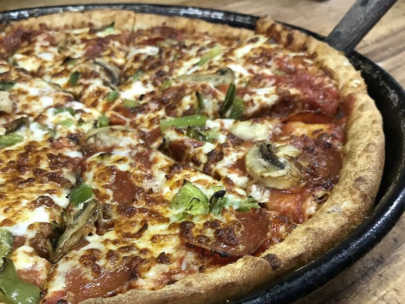 #FreePizzaFriday is here! You know the drill.. hit that RT button for your chance to win a free large one topping from Mister B's! Must follow to win. 🍕🍕