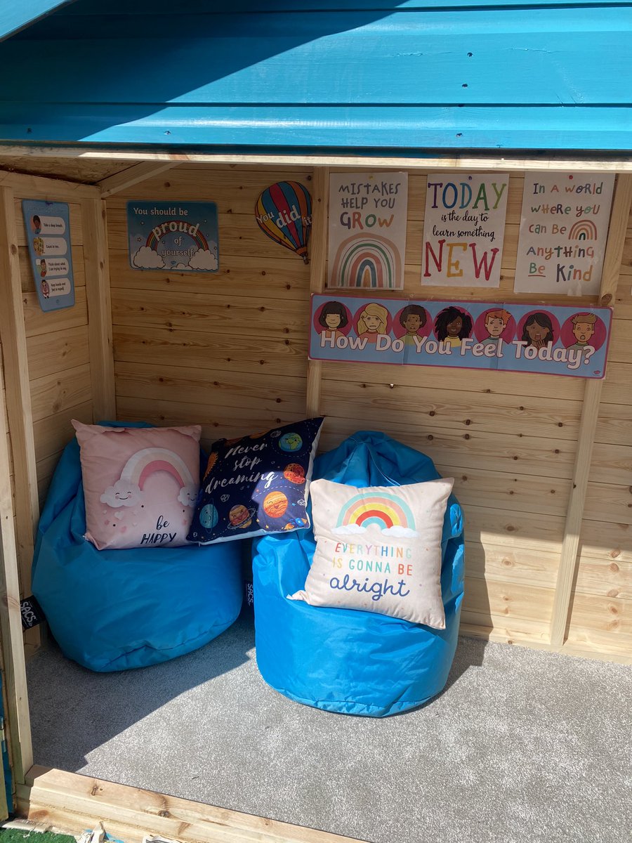 miss_wray tweet media