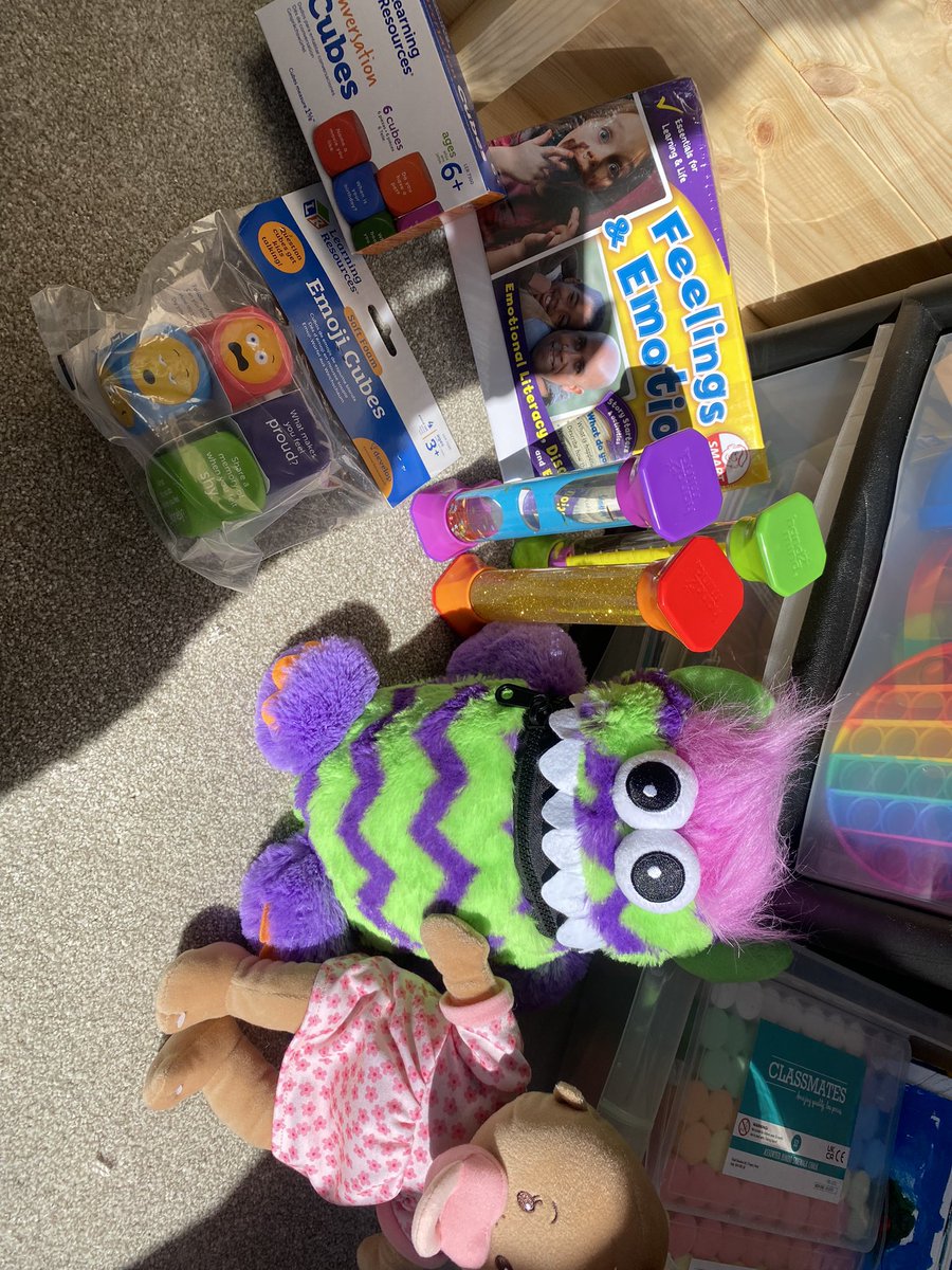 miss_wray tweet media