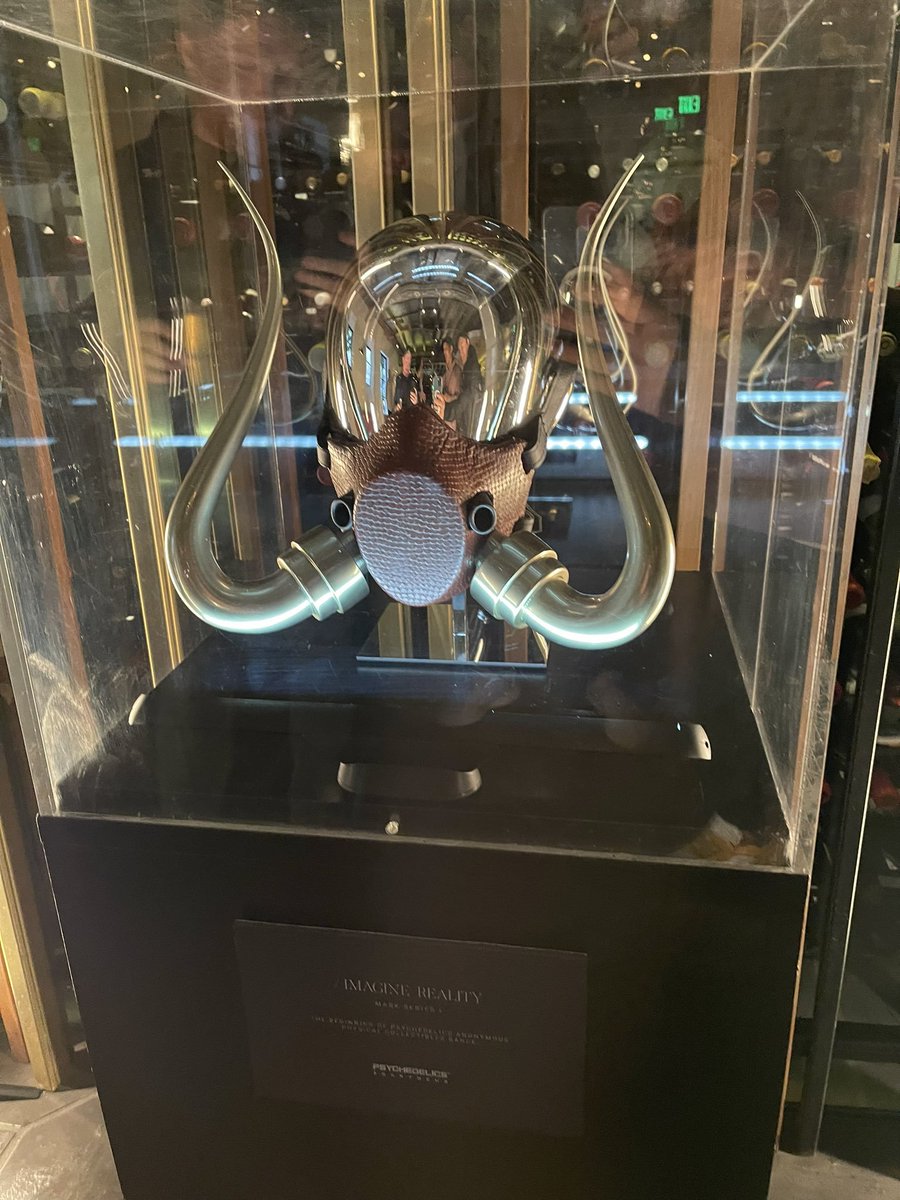 thedropnft's tweet photo. The real fools of April are all the people that slept on @psychanon until their NFT LA event this past week https://t.co/XVmPPRAx1K