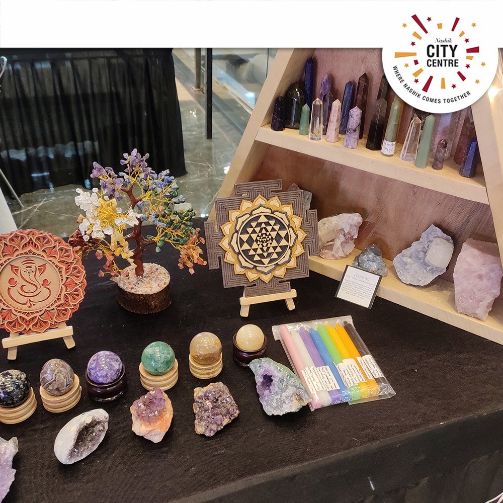 nasikcitycentre's tweet photo. A little glimpse from our Gudi Padwa Shopping Carnival. Come shop latest collection of clothes, gifts, accessories and much more at our Exhibition.
When: 1st April - 3rd April
#exploreccm #nashikmall #mallevent #funtimes #gudipadwaspecial #gudipadwa #gudipadwaexhibition https://t.co/IhtPBmBDd9