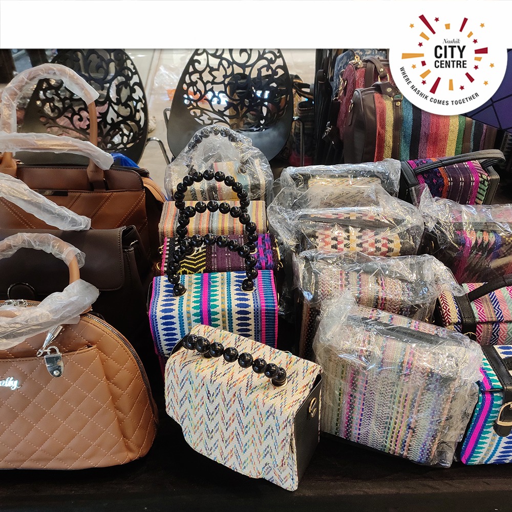 nasikcitycentre's tweet photo. A little glimpse from our Gudi Padwa Shopping Carnival. Come shop latest collection of clothes, gifts, accessories and much more at our Exhibition.
When: 1st April - 3rd April
#exploreccm #nashikmall #mallevent #funtimes #gudipadwaspecial #gudipadwa #gudipadwaexhibition https://t.co/IhtPBmBDd9