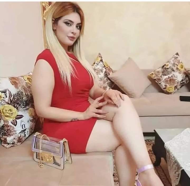 -الرجل يعتقد إن المرأة #تحب_الغني وتعجب بالوسيم والمشهور ، الحقيقة إنها تحب من يكون لها أخاً وصديقاً وسنداً ويحترم عقلها وكيانها وشخصيتها