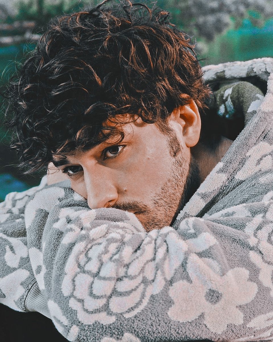 NavruzRetweet's tweet photo. #ElleMan 💚 Mr @AlpNavruz so HoT 💥
#AlpNavruz @YvesRocherTR https://t.co/O4uLhTE9SY