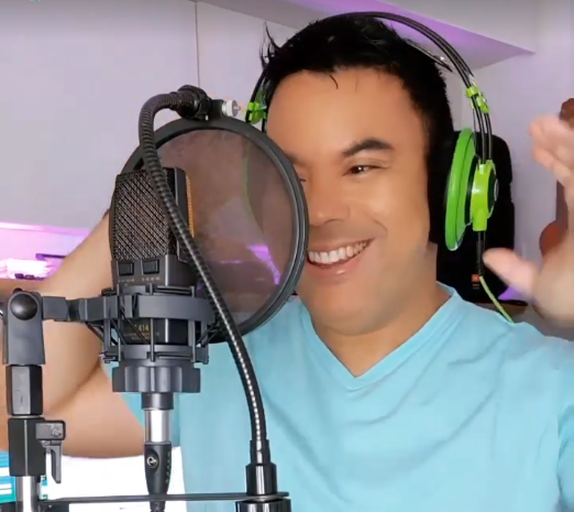 alexandrethai's tweet photo. Eu to soltando vários spoilers lá no meu Insta @alexandrethaioficial da nova música que já já sai para vocês! Ansiosos? Eu sei que eu estou!

#alexandrethai #axé #axémusic https://t.co/ebKUZ10t0s