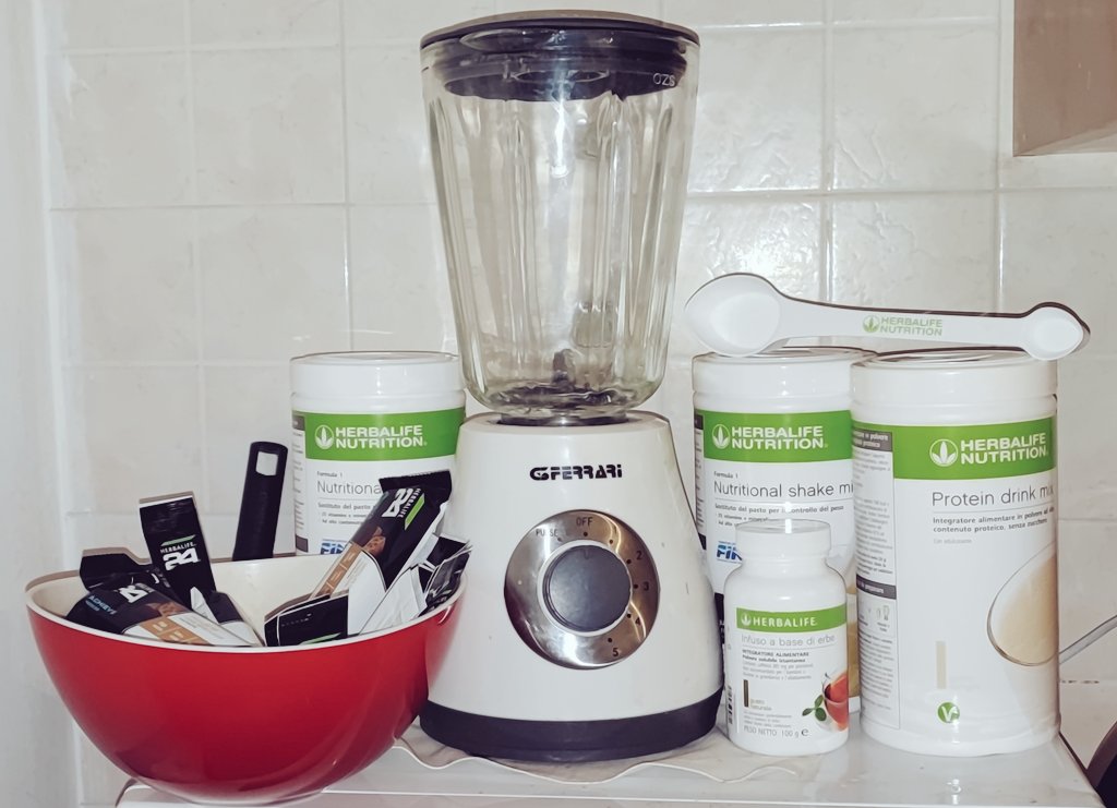 Alex_Night90's tweet photo. #nutrition #Food #herballife #cibosano #wellness #work #WorkHard https://t.co/T1ePrAyb2Y