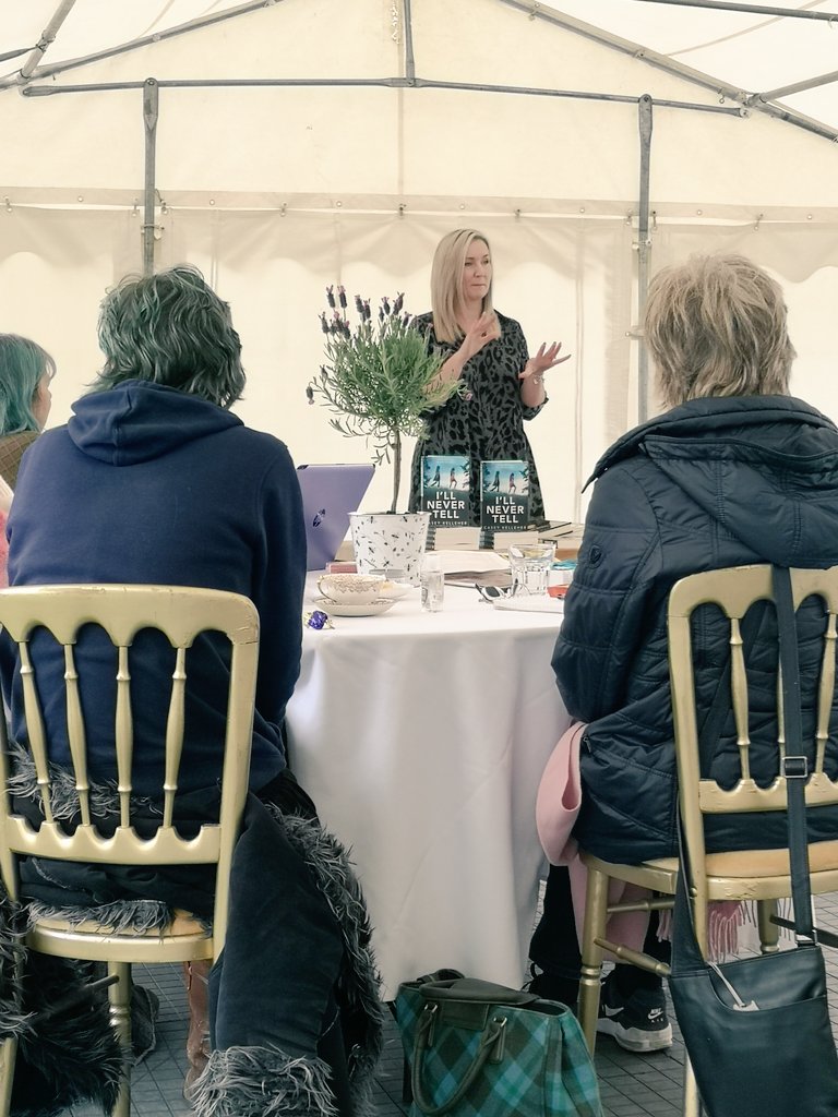 BluePierBooks's tweet photo. The book says 'I'll Never Tell' but @CaseyKelleher definitely is!
Such an interesting talk about life as a successful author who is #tradpublished and #selfpublished
#writing https://t.co/NBdbvmQ4Vv