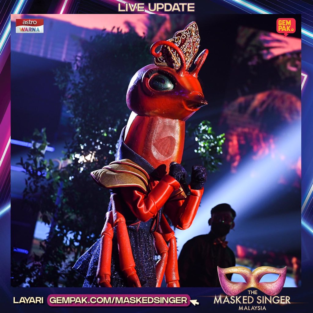 Astro_Gempak's tweet photo. #GempakLive: Cantiknya baju Ratu Semut untuk persembahan kedua ni!
Tonton video menarik persembahan di https://t.co/UFsYmMEXGT sekarang!
.
#TheMaskedSingerMalaysia
#SiapaDiSebalikTopeng
#TheMaskedSingerMY2
#TMSM2
#TMSM
#SelongkarKasiBongkar https://t.co/YqsTHJf2Qa