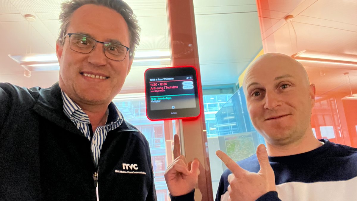mvcvidera's tweet photo. Spiele von Eintracht Frankfurt gegen FC Barcelona gefachsimpelt. Apropos Barcelona, MVC meets Tech Data im Mai auf der #ISE2022

#networksmarter #meeting #konferenzraum https://t.co/KxpoAJWvPi